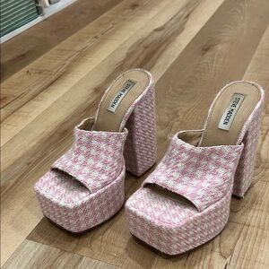 Steve Madden Pink Tweed Platform Sandals